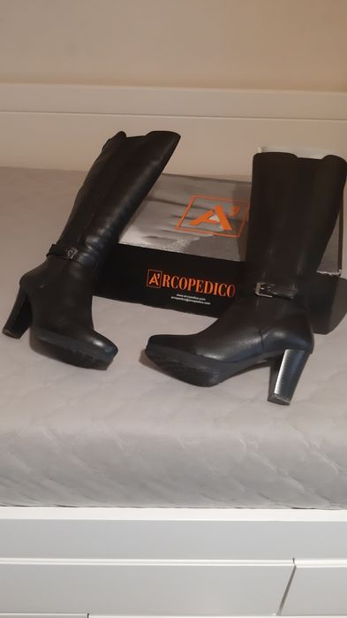 BOTAS PRETAS Arcopedicas