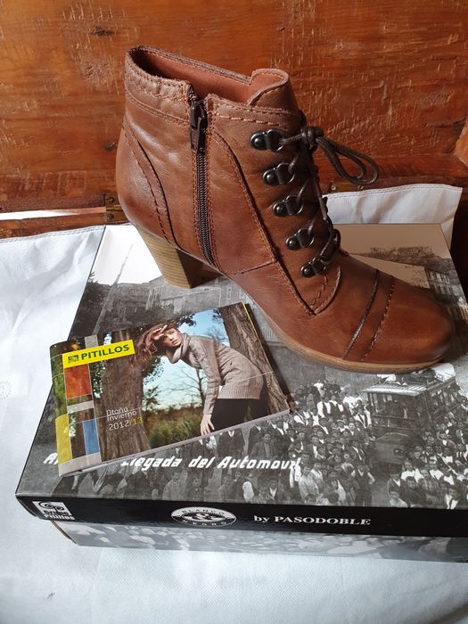 Botas de cano médio camel