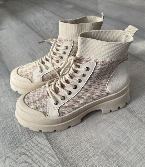 Продам , розмір 40