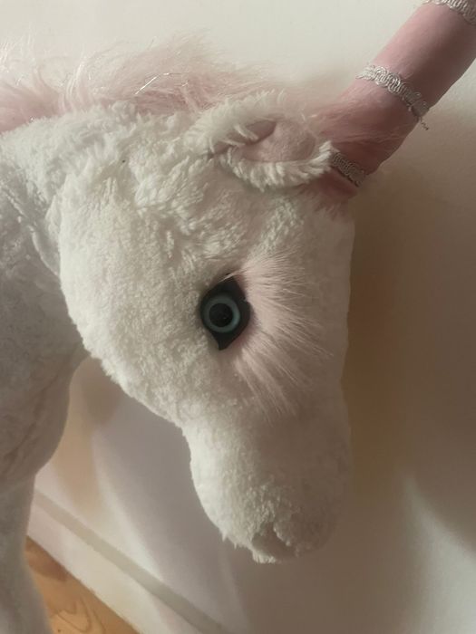 Unicornio em peluche gigante