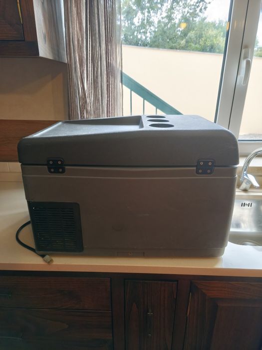 Frigorífico 12/24 Volts ( ou 220V com um transformador/redutor )de 41 litros