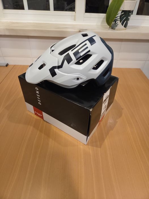 Capacete MET ROAM