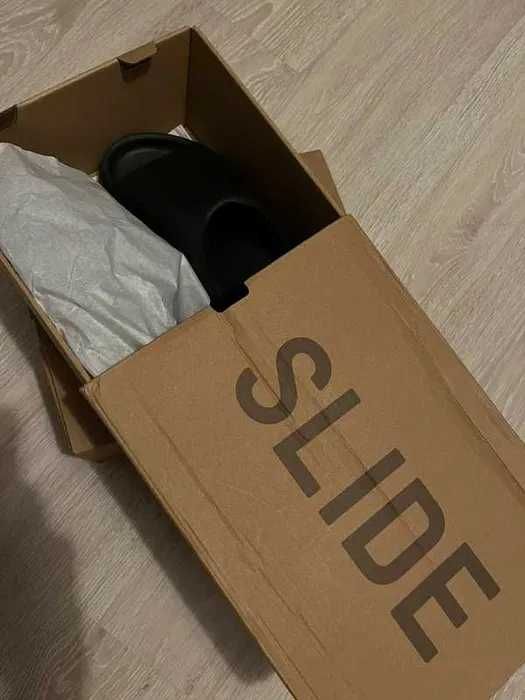adidas Yeezy Slide Czarny 43