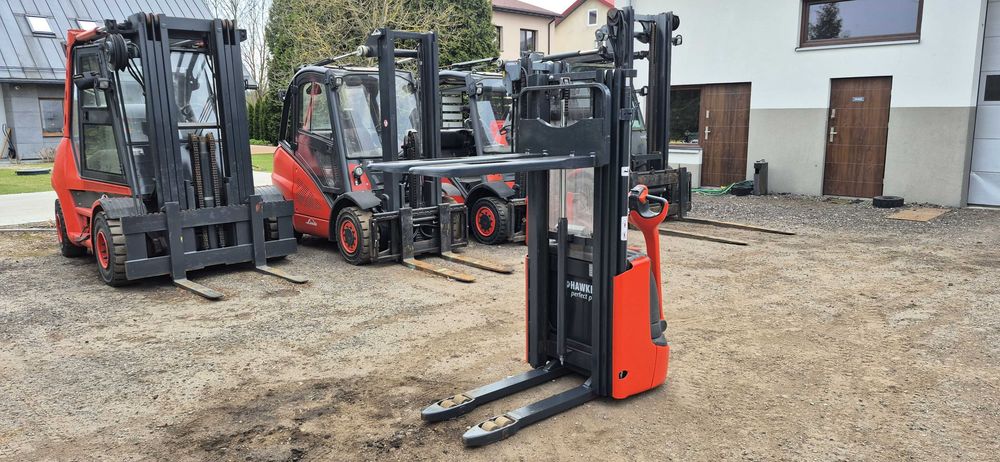 Elektryczny Paleciak Linde L10 - Rok 2015 - Triplex 4.45 m. - Wolny skok wideł.