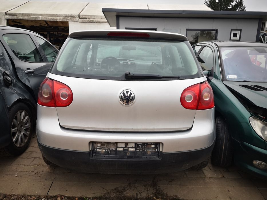 Klapa bagażnika Volkswagen Golf V 3d