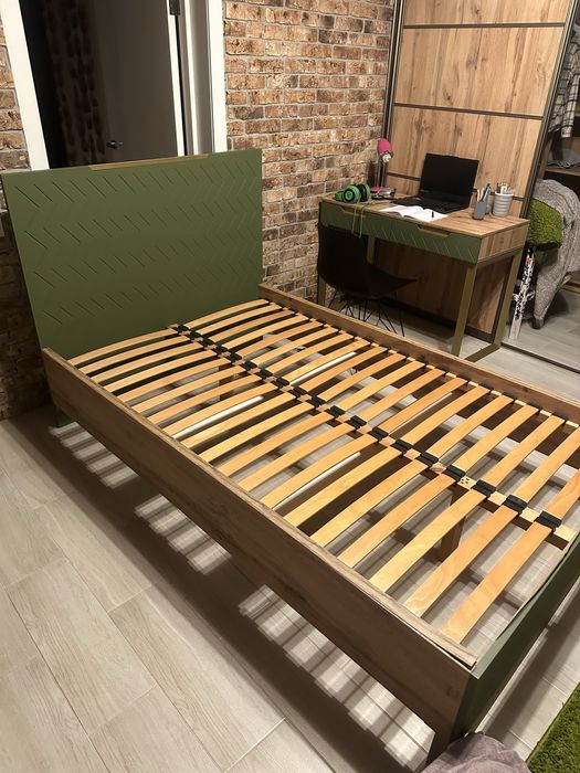 Продам кровать 200 на 120!