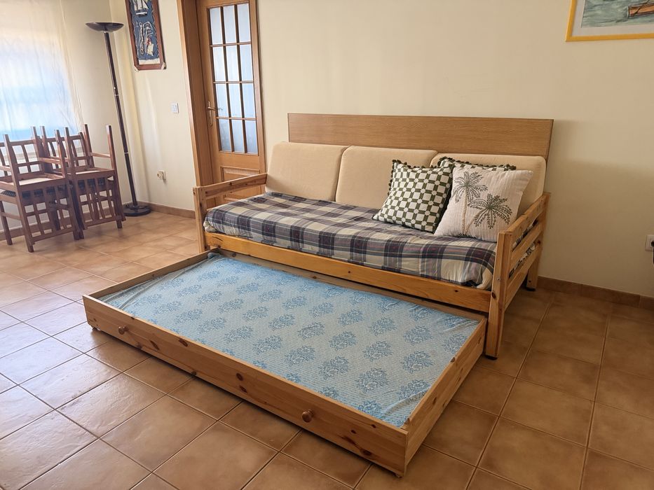 Sofá cama com colchões incluídos