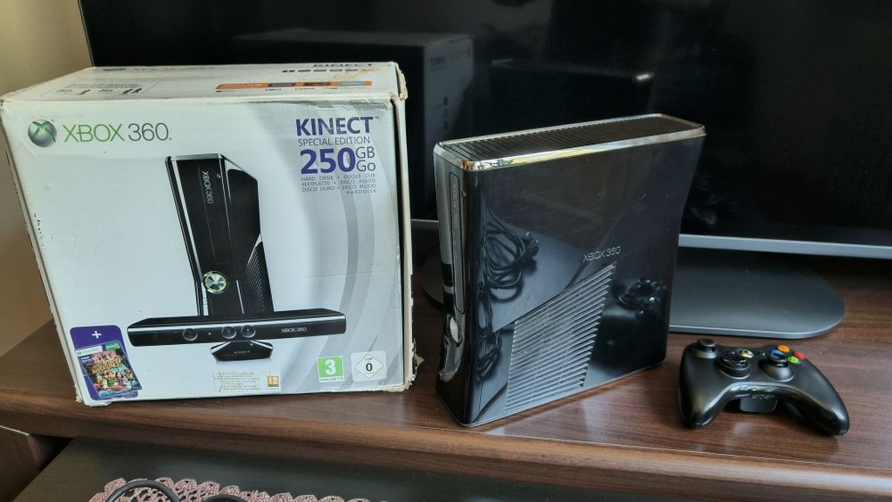 Xbox 360 S 250 GB Kinect
