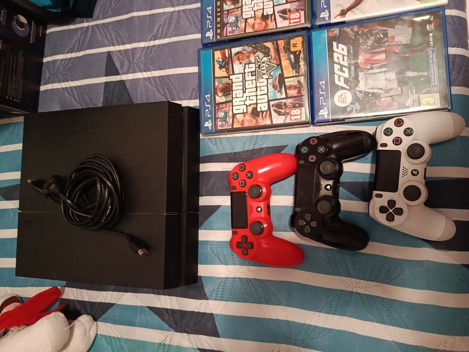 PS4 + 3 Comandos + Jogos