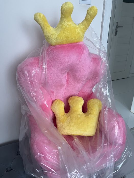 Fotel tron różowy pluszowy