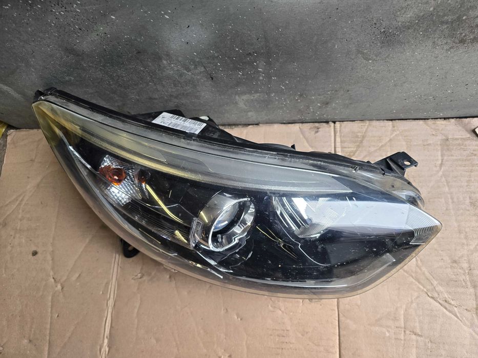 lampa przód Renault Captur 1 , Captur 1 lift