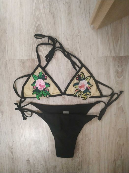 Stój kąpielowy damski kwiaty wiązany czarny S 34/36