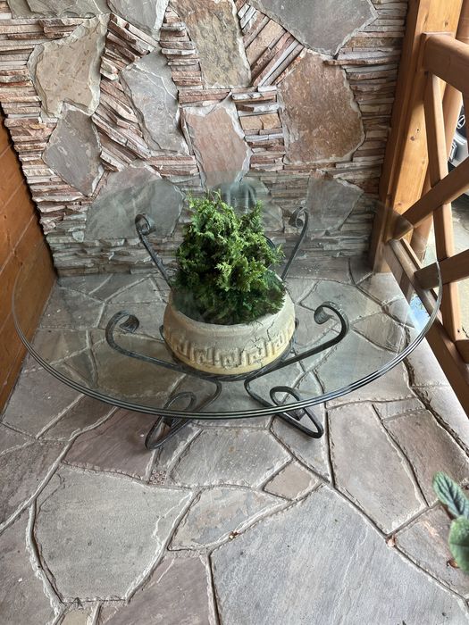 Столик скляний. Італія.LOGO