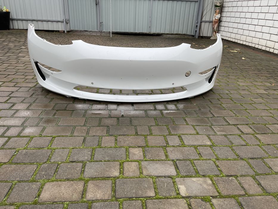 Бампен передній Tesla Model 3 під партроніки