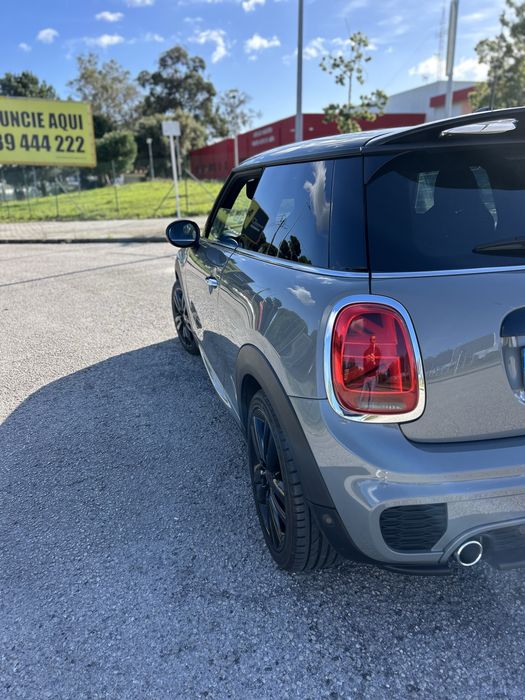 Mini Cooper D Auto com JCW