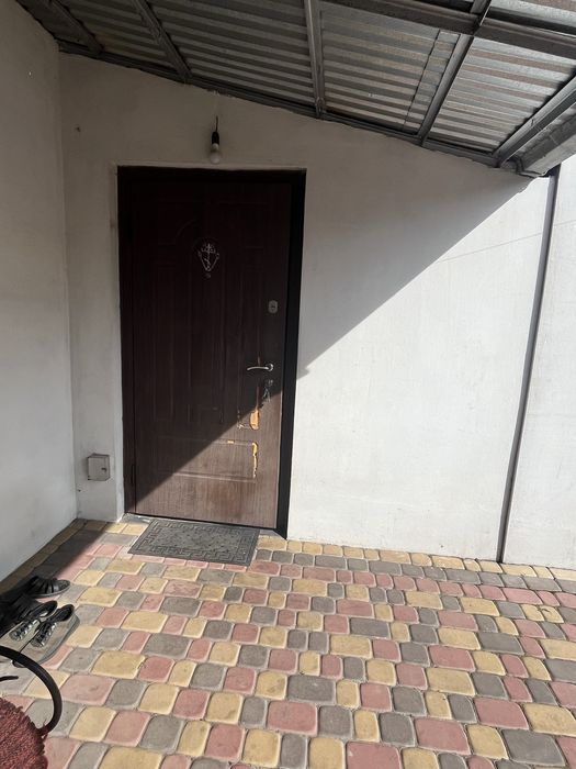 Продам вхідні двері