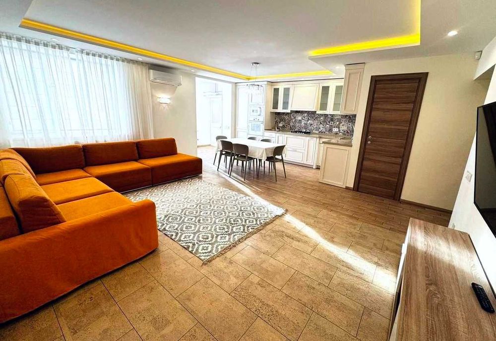 Продам 5-к квартиру (146м2) с ремонтом в ЖК Днепровская Брама 1