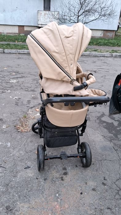 Дитячий візочок .