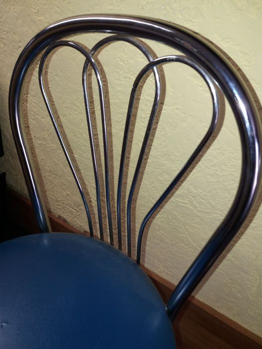 Продам барні стільці б/у