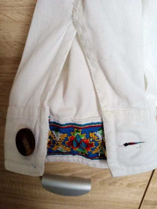 Biała damska kurtka jeansowa Viva Couture