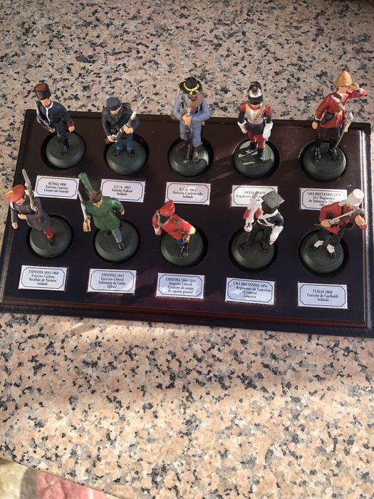 Soldados de chumbo de vários países