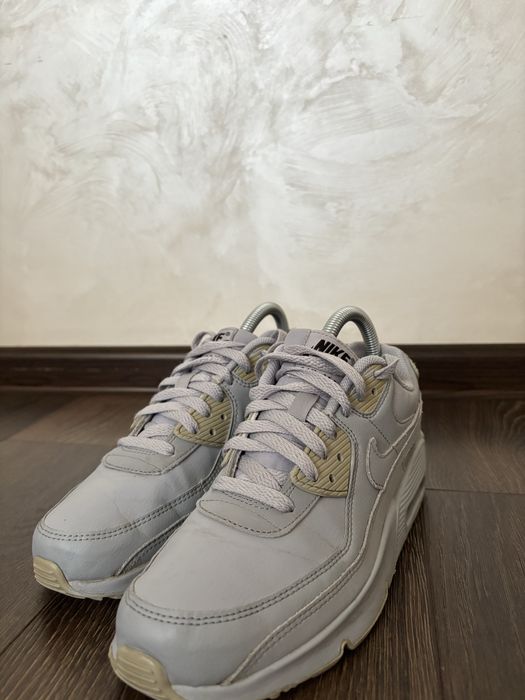 Жіночі кросівки Nike Air Max 90