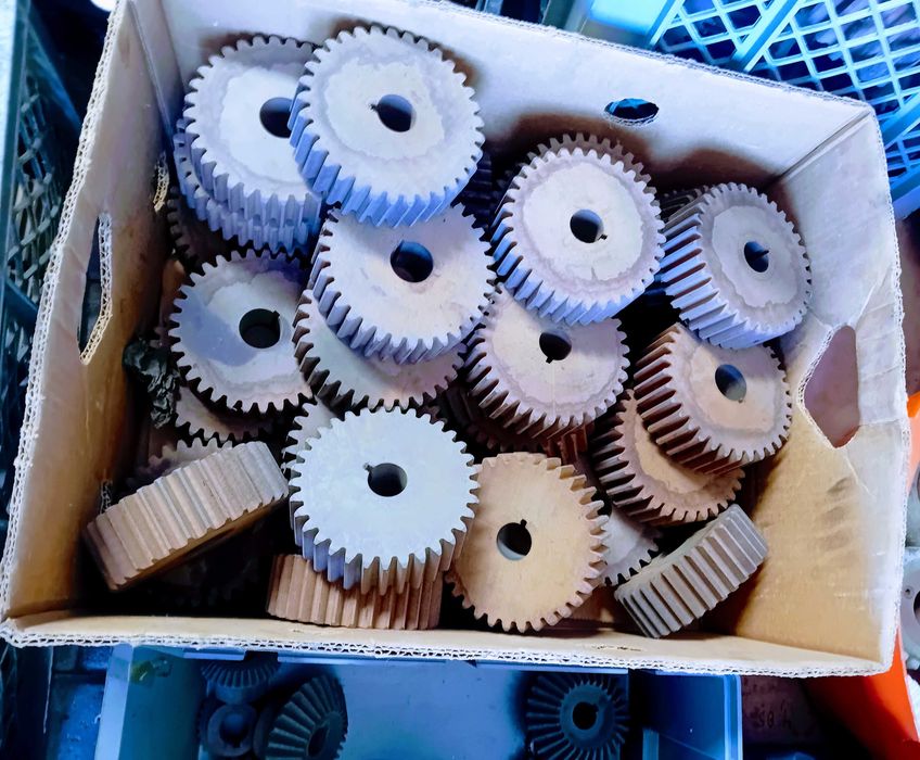 Rodas dentadas em Celeron. Preço baixo