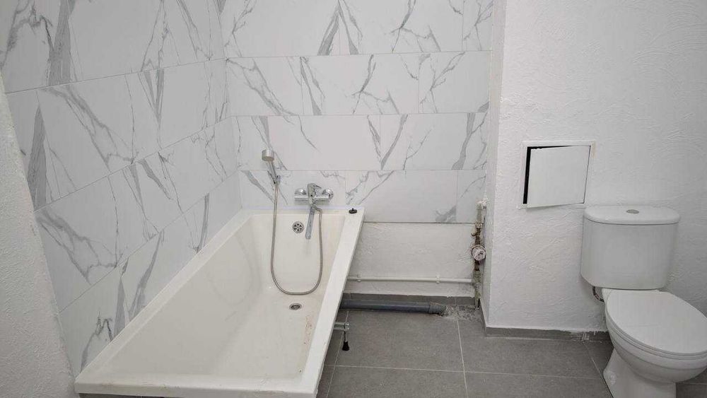 Продам квартиру.При купівлі квартири - в падарунок пральна машинка!