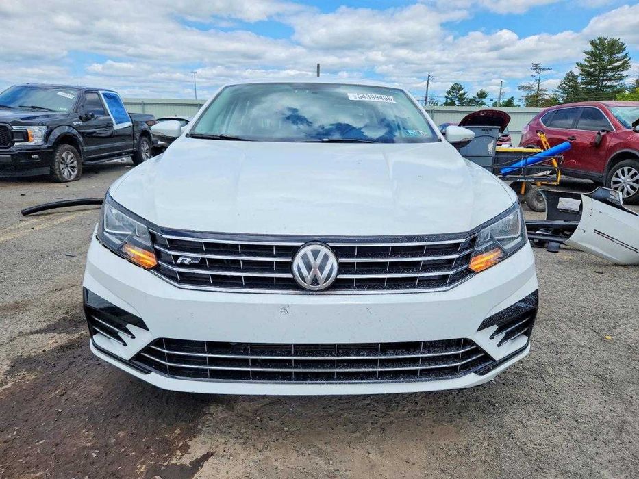 2017 Volkswagen PASSAT R-LINE