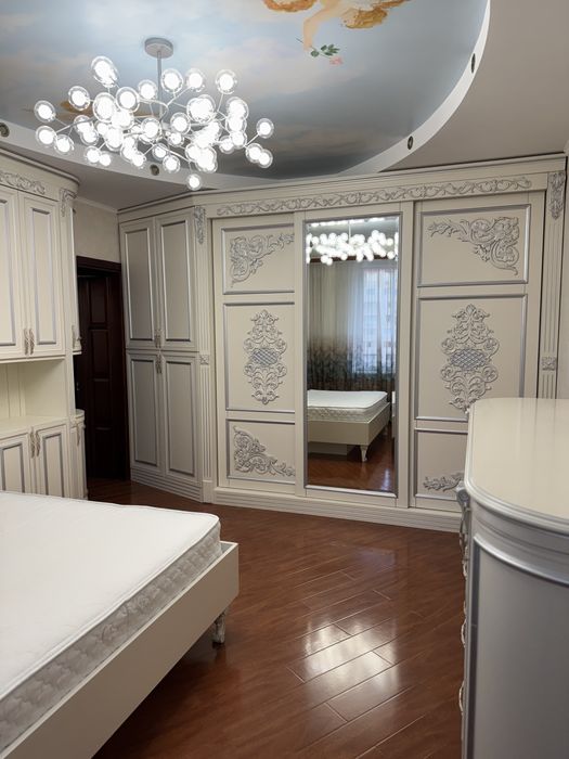 Сдам 4-х комнатную квартиру 150 м кв в кирпичном доме на ул. Тополевая