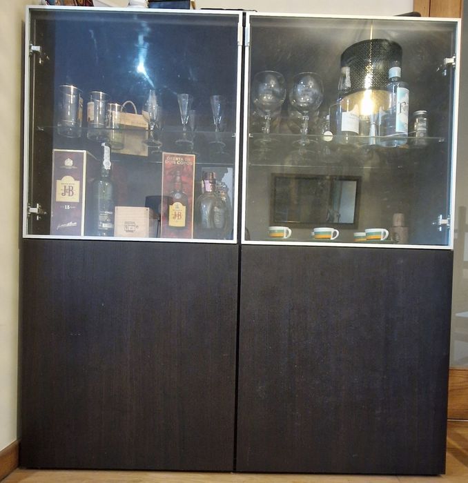 Vitrine Louceiro móvel L:120cm, P: 42cm, A:130cm