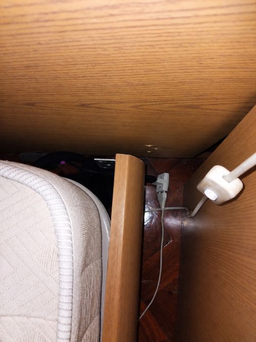 Cama de Casal + Colchão Ortopédico + Estrado + 2 Mesas de Cabeceira
