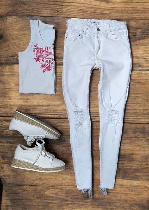 Bershka Białe Spodnie Jeansy Rurki Slim Dziury Przetarcia Boho Retro S