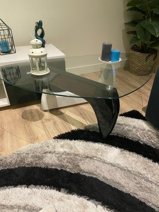 Mesa de cozinha e mobília de sala