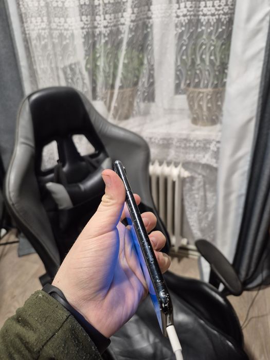 Продам iPhone Xr