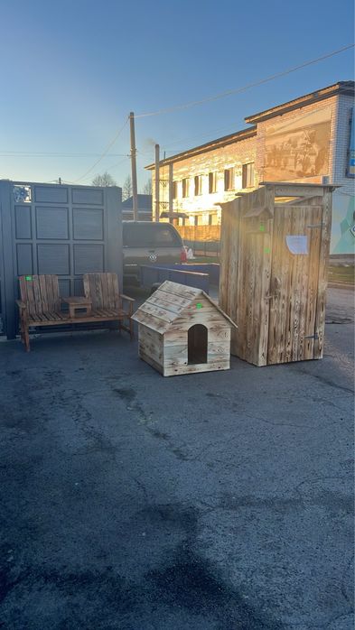 Деревяний туалет , вбиральня