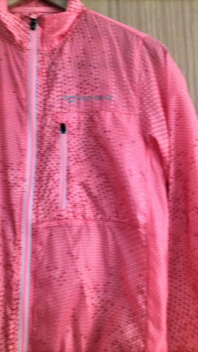 Casaco corta vento rosa