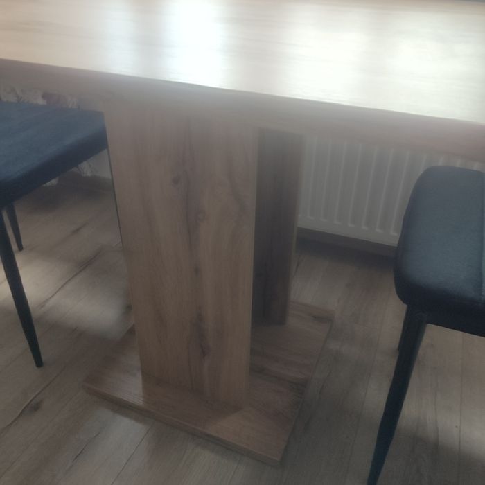 Sprzedam stół  do salonu