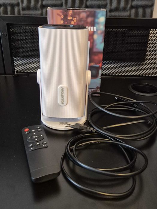 Projetor de Vídeo HD (Wi-Fi / Bluetooth) + Cabo para Telemóvel