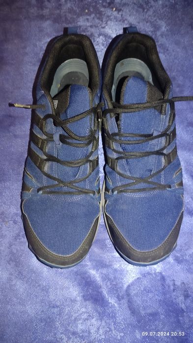 Продам. Кроссовки Adidas Tracerocker орегінали.