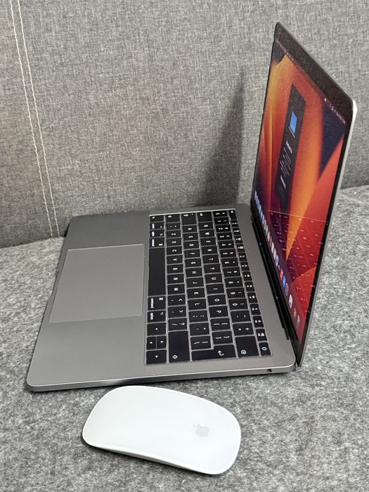 MacBook Pro A1708  i5/256GB/Ventura