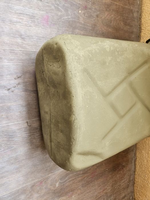 Канистра об'ємом 20 л