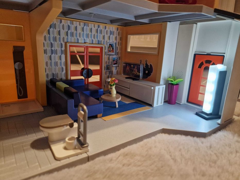 Playmobil Nowoczesny dom 9266 wraz z umeblowanymi pomieszczeniami