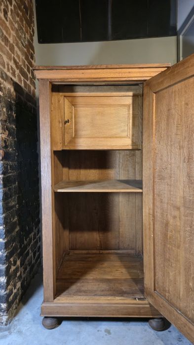 Nr. 404 antyczna szafa ze schowkiem styl Louis Philippe