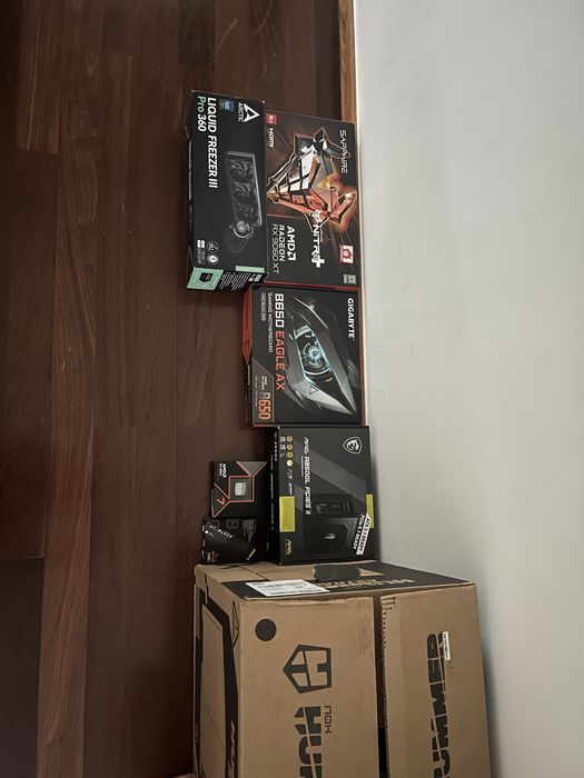 PC Gaming Recém-Montado - Ryzen 7 9700X / 32GB DDR5 /rx9060 xt 16GB / Liquid 360mm - NOVO c/ Fatura e Garantia