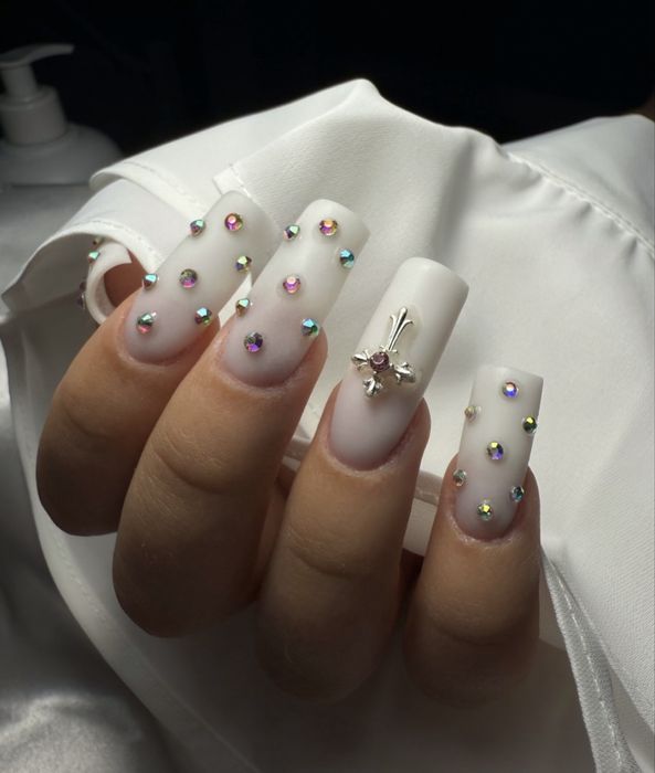 stylizacja paznokci/manicure hybrydowy/stylizacja żelowa