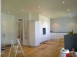 Usługi budowlane wykończenie wnętrz łazienki układanie płytek remont