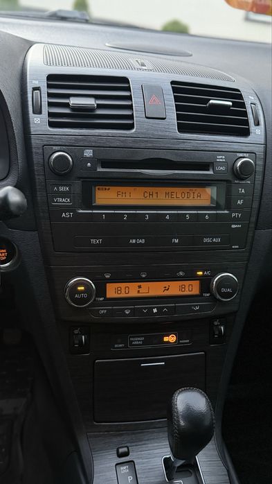 Toyota Avensis.