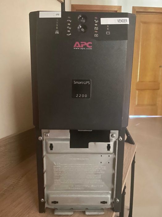 APC DLA2200I - SMART-UPS 2200VA - 2 baterias APC seladas