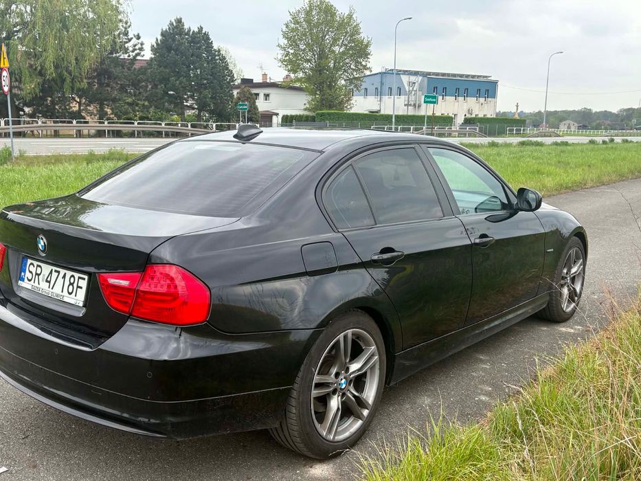 BMW E90 320D 2010r